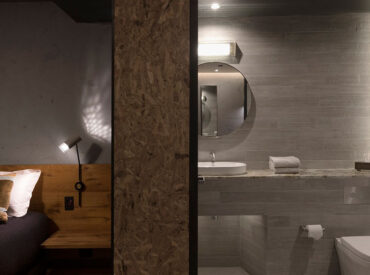 Is creating a small, functional & aesthetically pleasing bathroom really that hard?