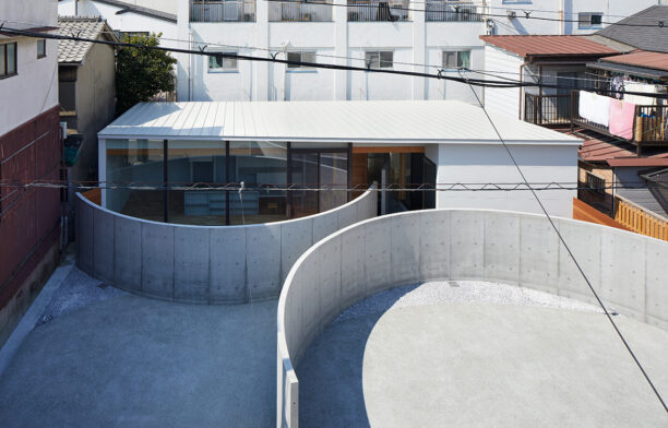 House in Konohana by FujiwaraMuro Architects | concrete rendered facade | inner-city living