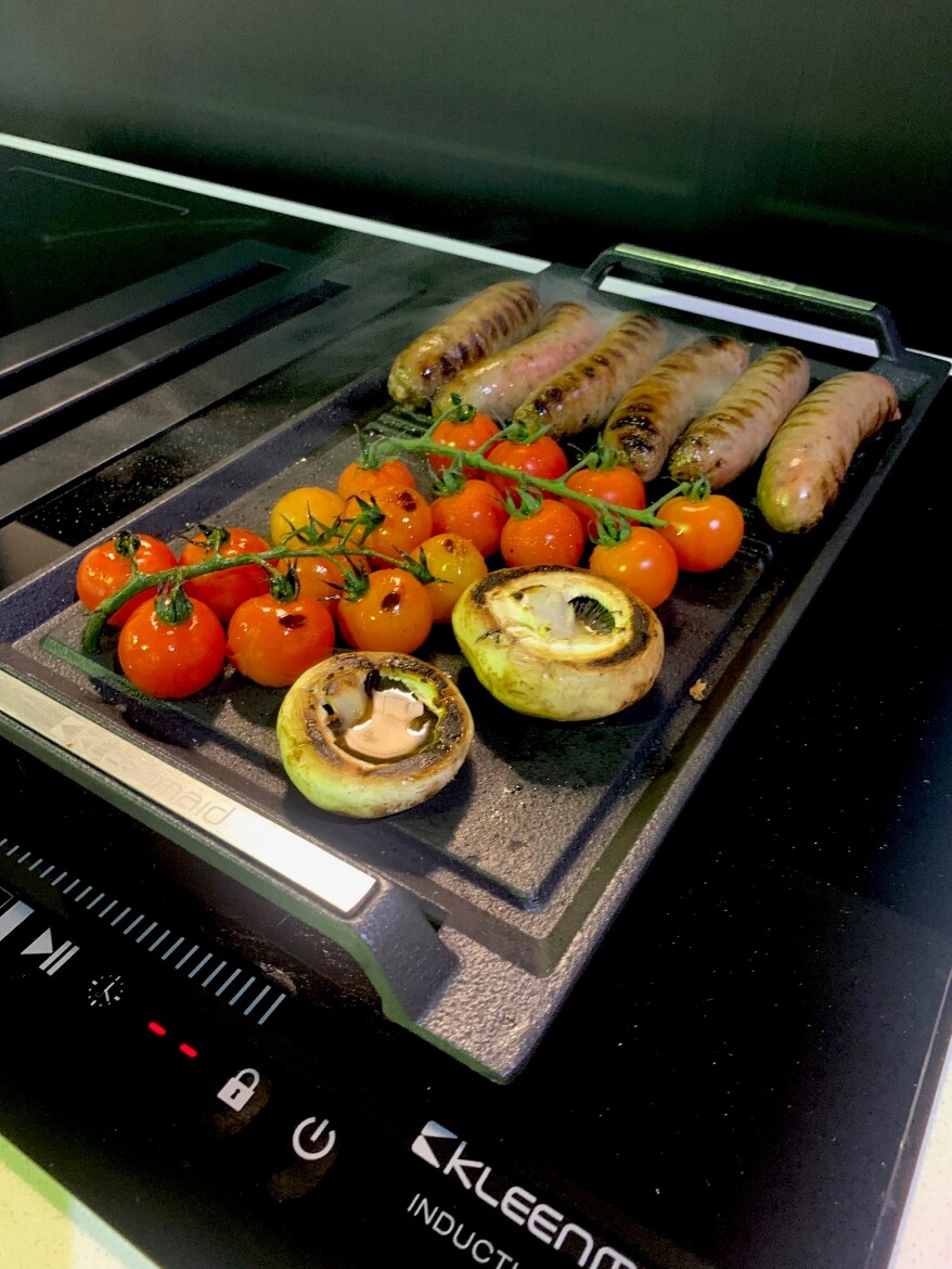 Induction Cooktop with an Inbuilt Down Draft Rangehood 90cm ICTFX9020EX