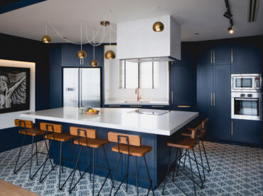 Bold Colour Insertions Revitalise an Old Apartment