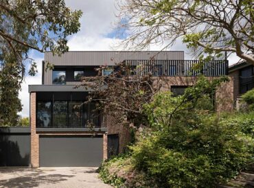 A Modern Home That Honours Its 1970s Foundations
