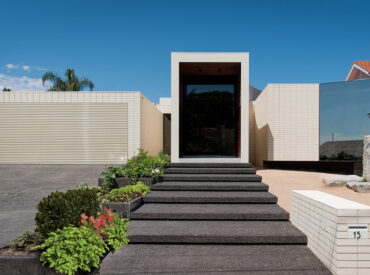 A True Modernist by KAVELLARIS URBAN DESIGN