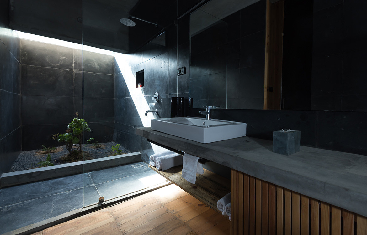 Kumaon Zowa Architects India cc Akshay Sharma bathroom