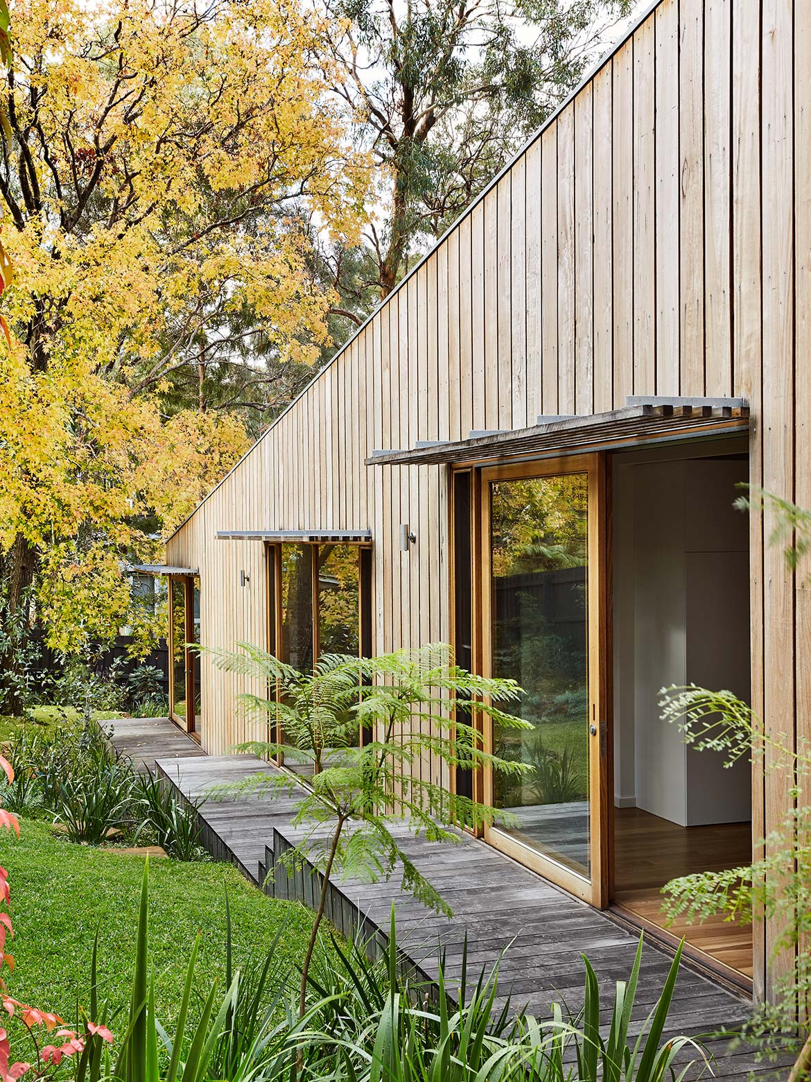 Clare Cousins Architects Long House Has A Light Touch | Habitus Living