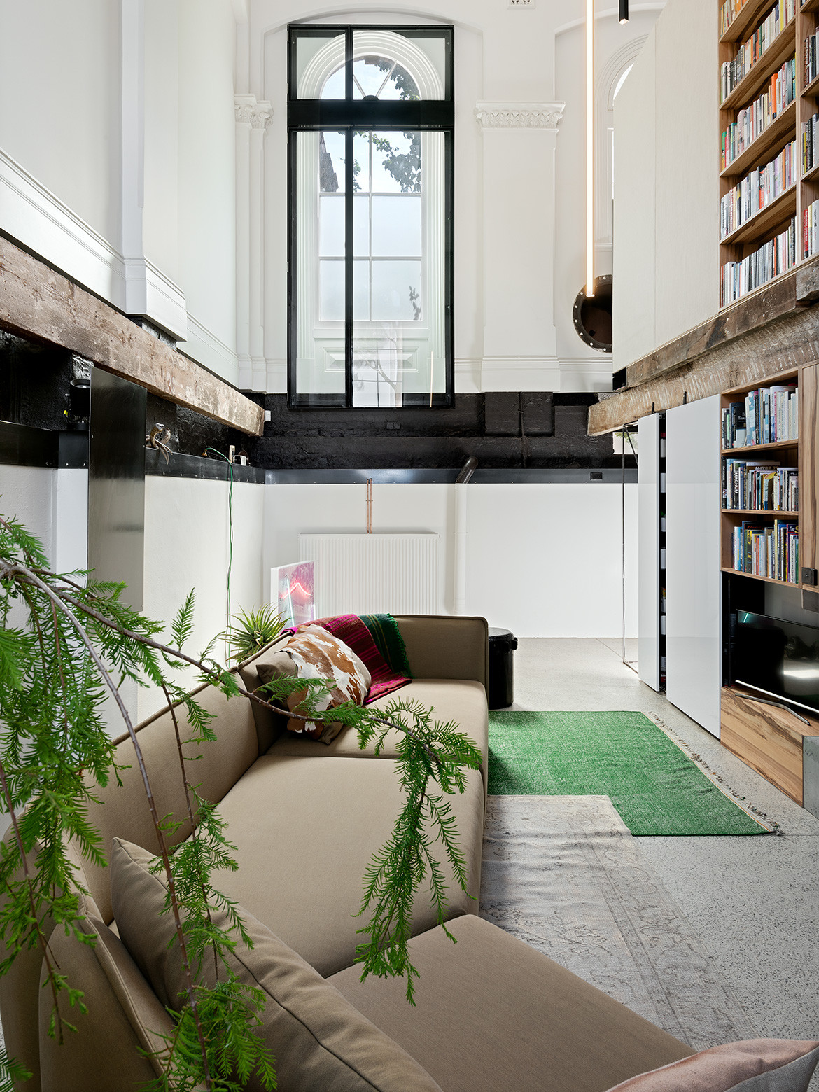 Classical Gas (Melbourne) by Multiplicity cc Emma Cross | Habitus House of the Year 2019