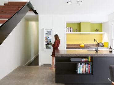 See the tropical renovation of a Federation dwelling