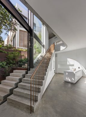 Kutti Beach House Matthew Woodward CC Murray Fredericks stairs