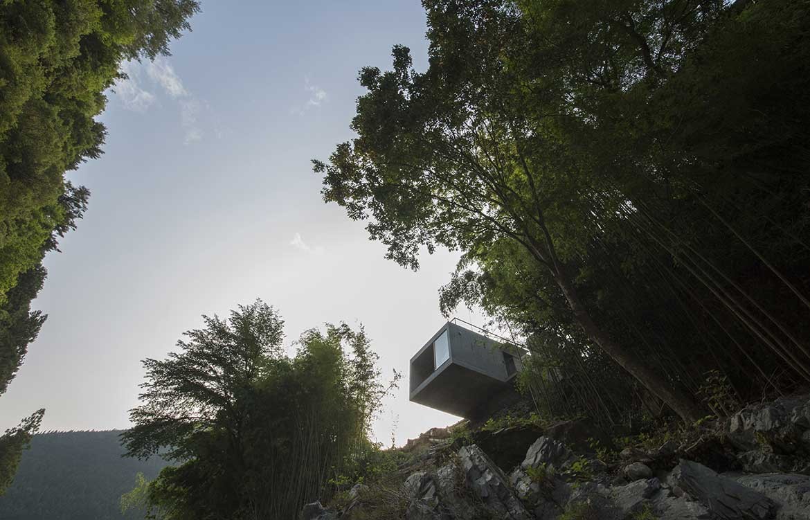 A Cantilevered Retreat In The Japanese Mountains