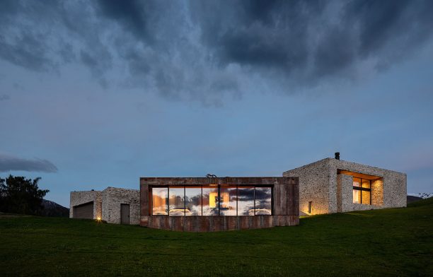 Arrowtown House (New Zealand) by RTA Studio cc Patrick Reynolds | Habitus Living House of the Year 2019