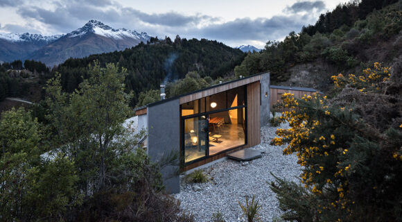 Bivvy House (New Zealand) by Vaughn McQuarrie Architects cc Simon Devitt | Habitus Living House of the Year 2019