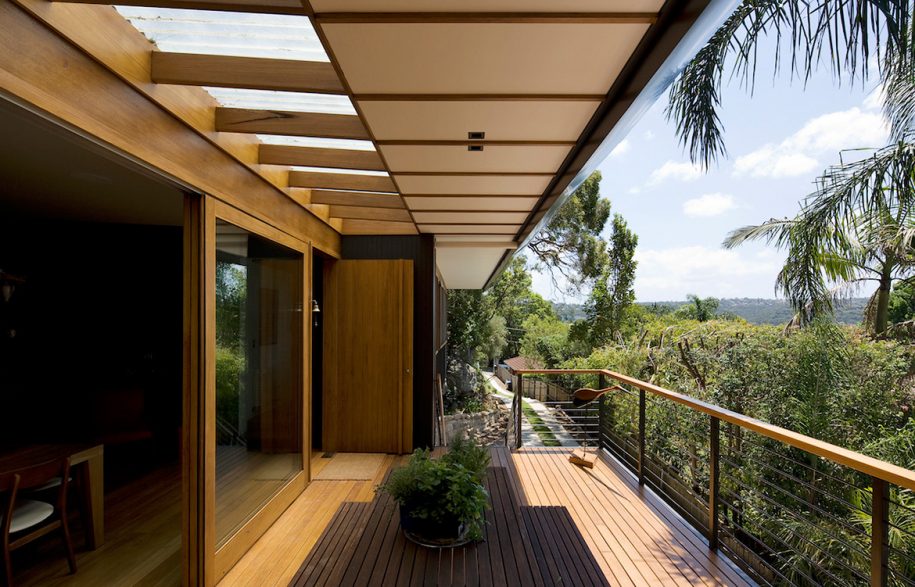 Ozone-HouseMatt-Elkan-ArchitectTreeHouse_balcony