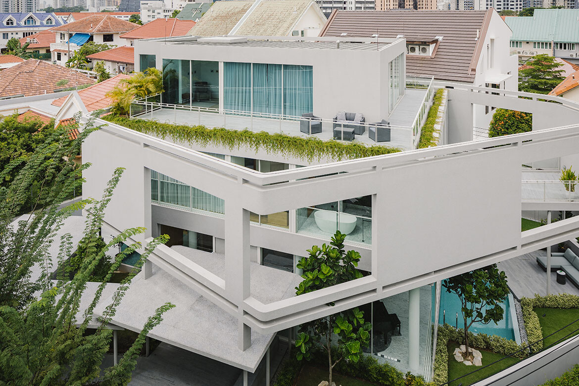 Flying Wall House connects and obscures
