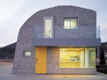 6 homes that embrace brick