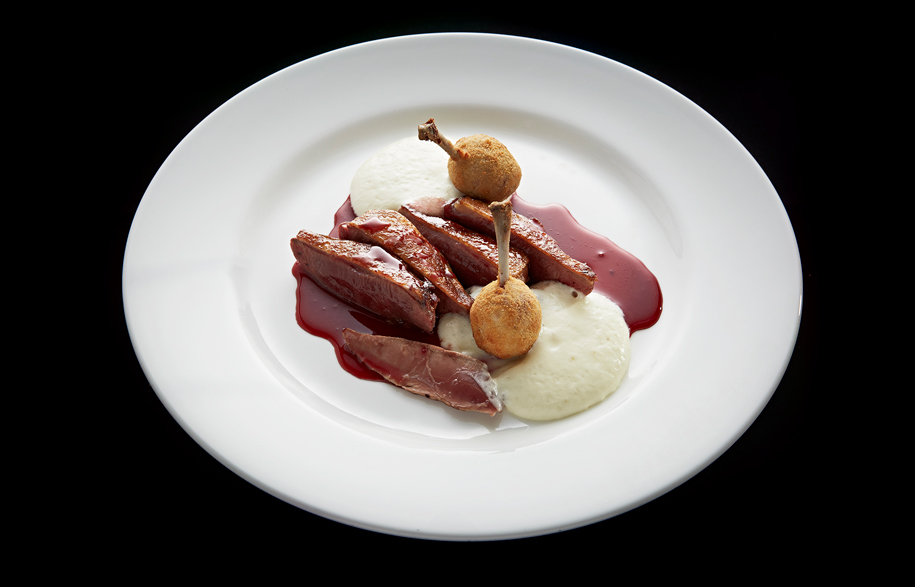 Piccione-con-melograno-e-mandorle_Piccione-con-melograno-e-mandorle_Pigeon-pomegranate-and-almond-puree