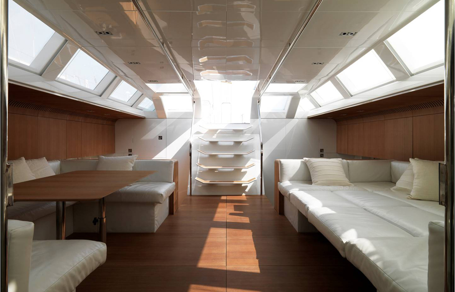 Escape on the luxury yacht Polytropon II – Nautor’s Swan 82 Custom