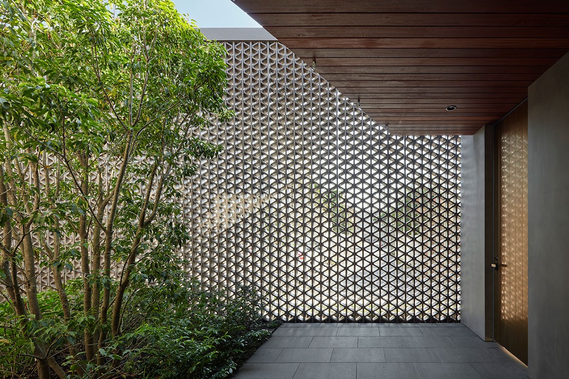 Radiator House Hiroshi Nakamura Architects steel wall