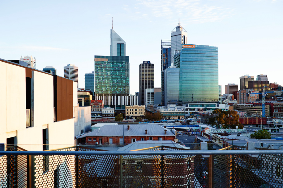 Roof_Top_Corridor_Alex_Hotel_250515_78973