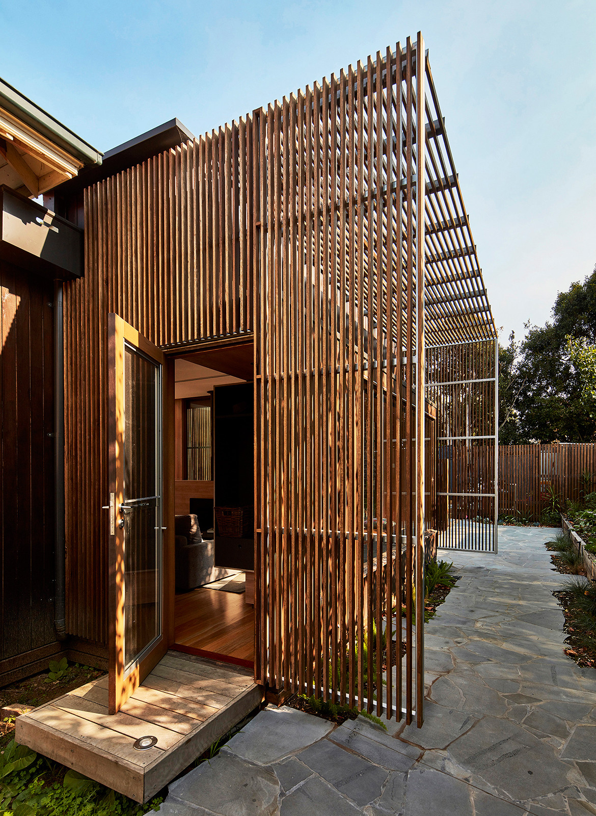 Screen House WARC Studio CC Adam Pocock timber battens slits entrance