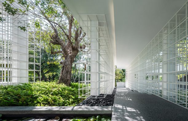 Embodying an appreciation for mental wellbeing, Buddhist ideals and connection to nature, Shade House thrives thanks to its inimitably biophilic and responsive design.