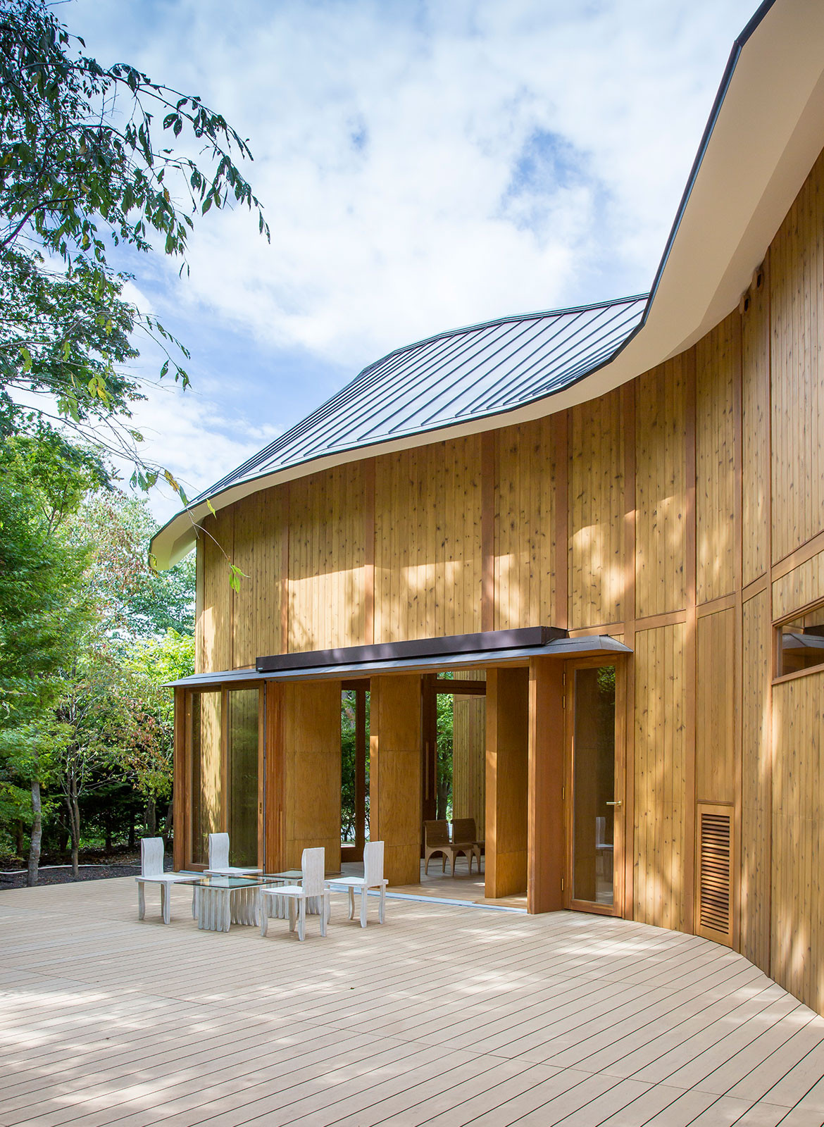 Shishi-Iwa House Shigeru Ban Japan exterior garden