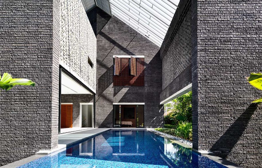 Siglap Plain HYLA Architects cc Derek Swalwell pool