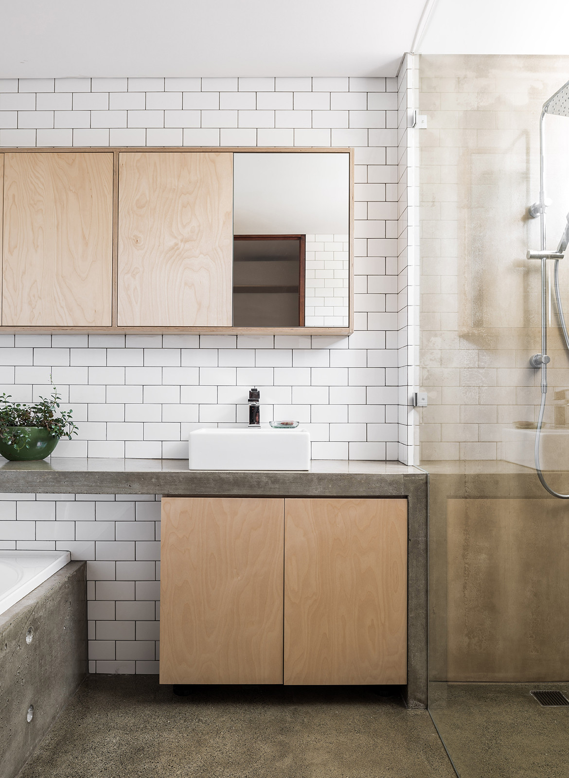 Silver Street House EHDO Architecture CC Dion Robeson bathroom sink