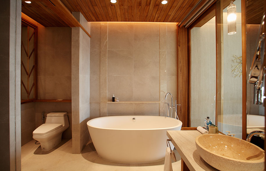 Sri Panwa Phuket bathroom