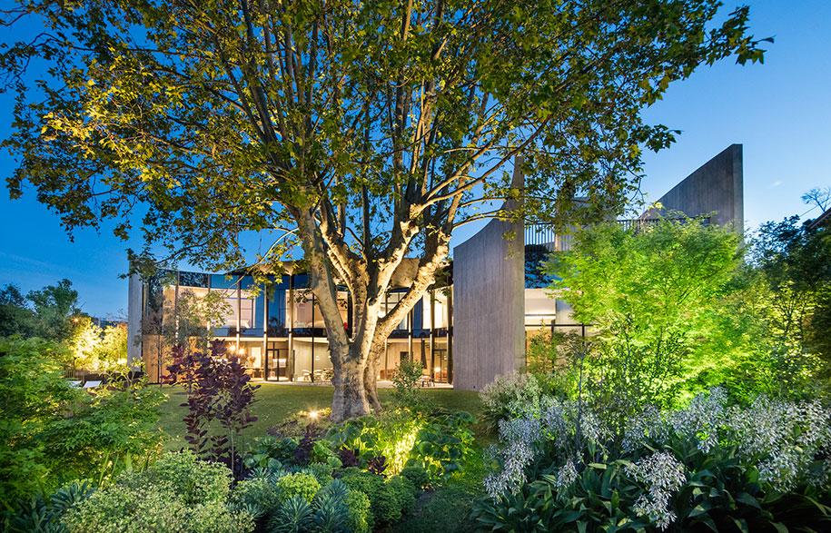 Toorak Towers Road Residence exterior