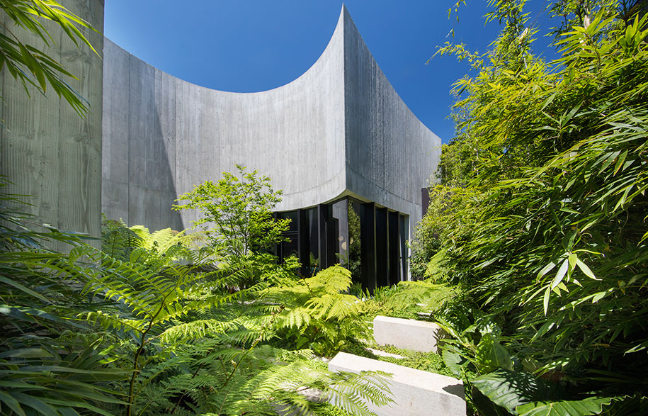Merging Chaos And Order In Toorak, Melbourne