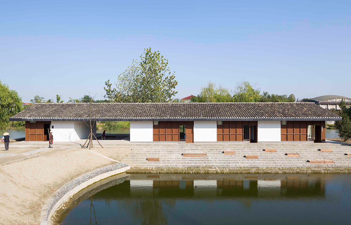 The Walled: Tsingpu Yangzhou Retreat by Neri & Hu