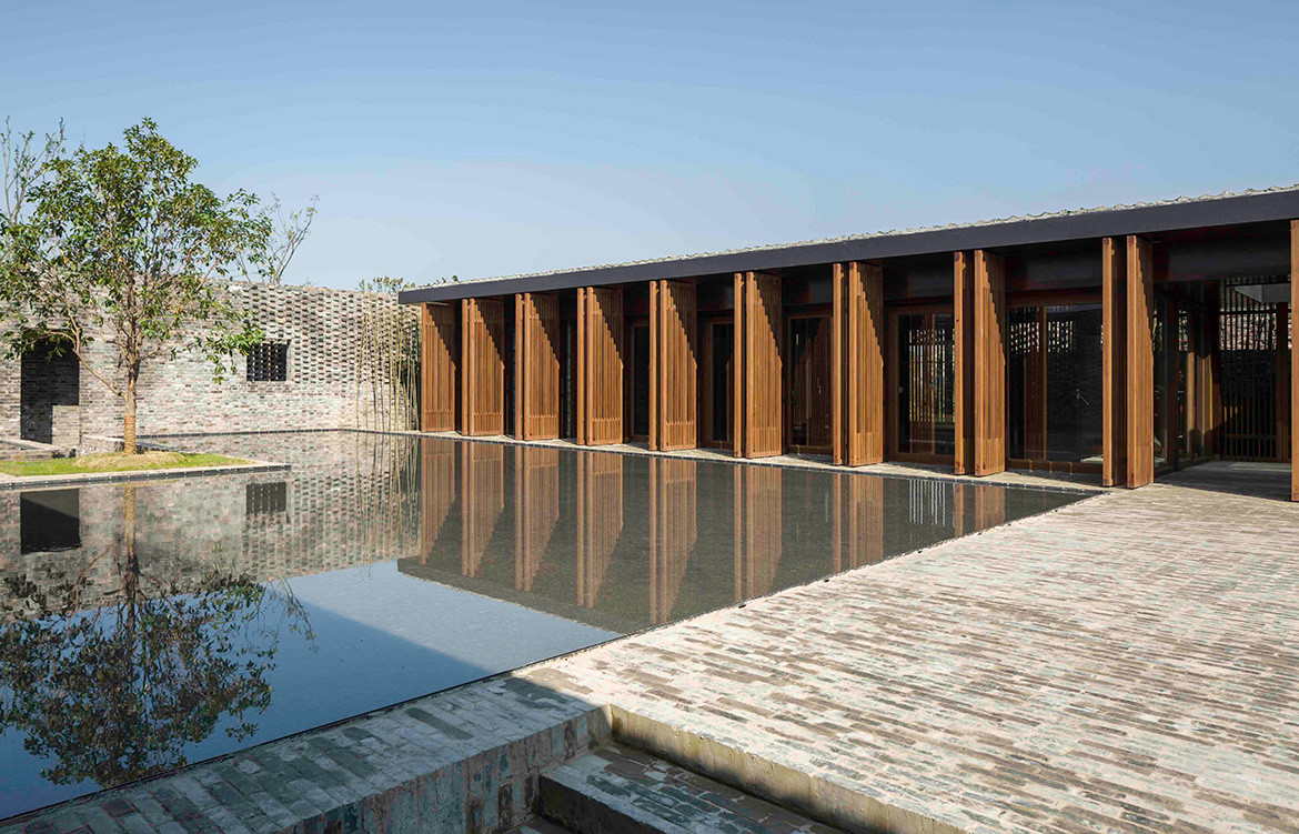 Tsingpu Yangzhou Retreat Neri&Hu cc Pedro Pegenaute timber wall