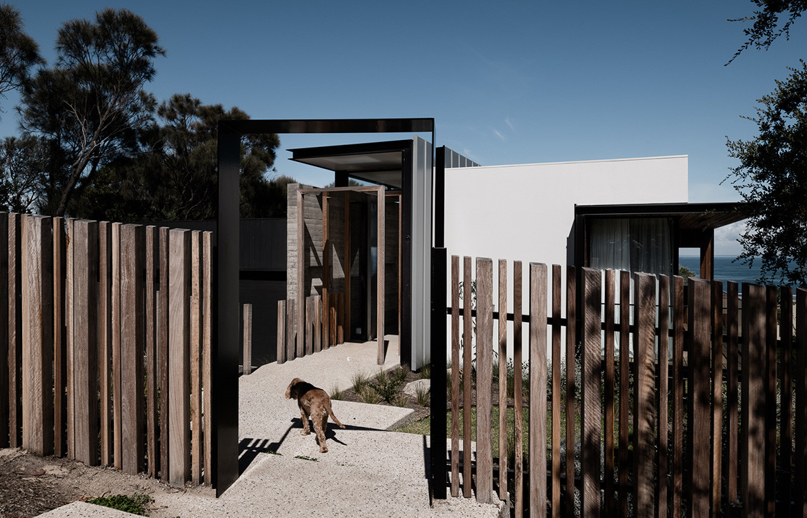 Two Angle House Megowan Architectural CC Tom Blachford exterior entrance