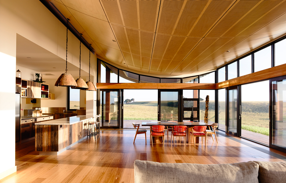 Coastal House by Venn Architects