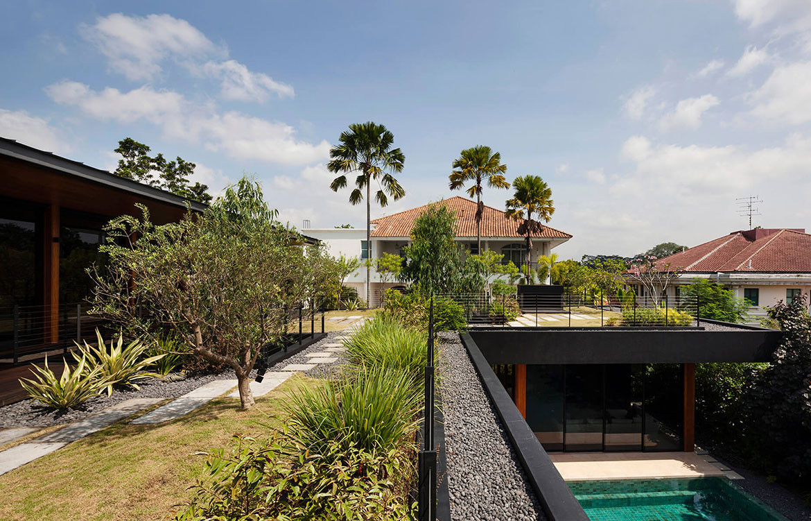 Verandah House Formwerkz Architects cc Fabian Ong garden