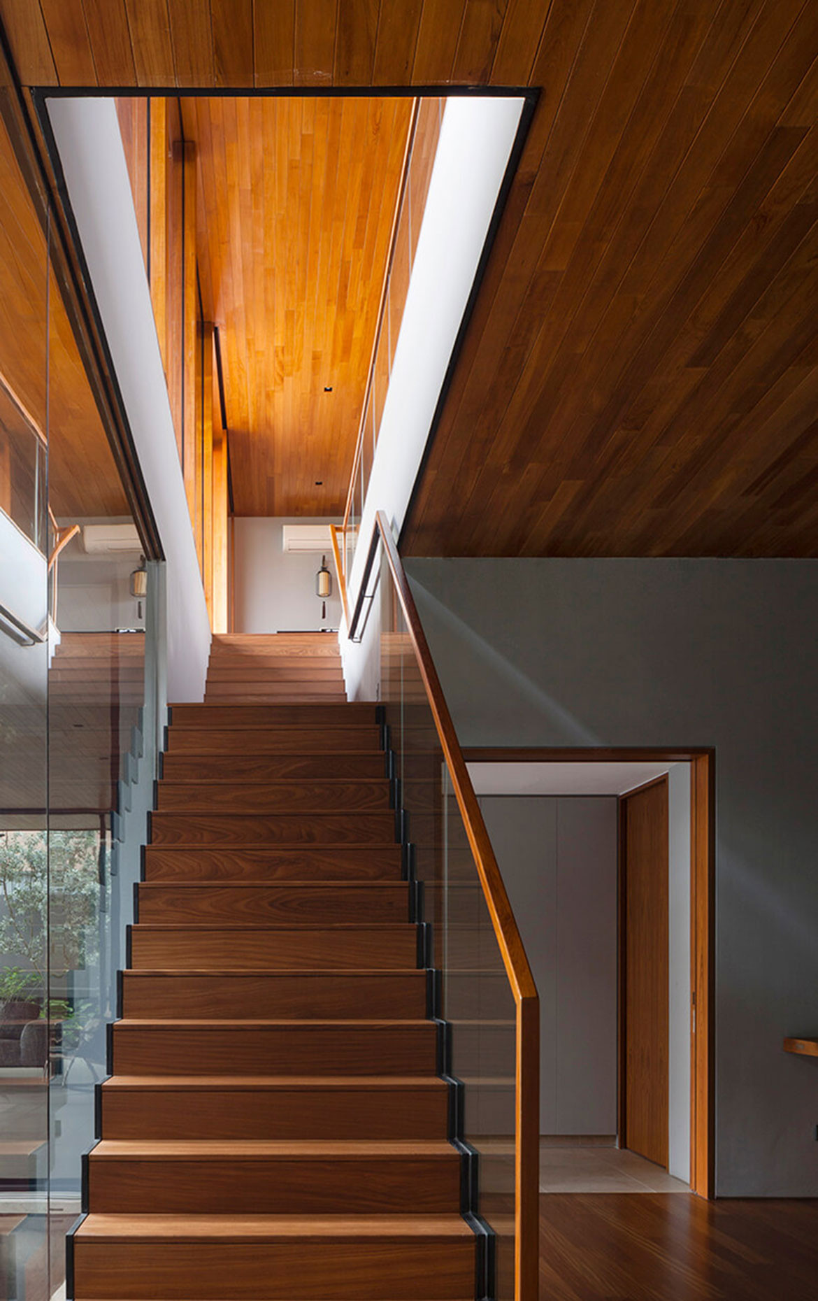 Verandah House Formwerkz Architects cc Fabian Ong staircase