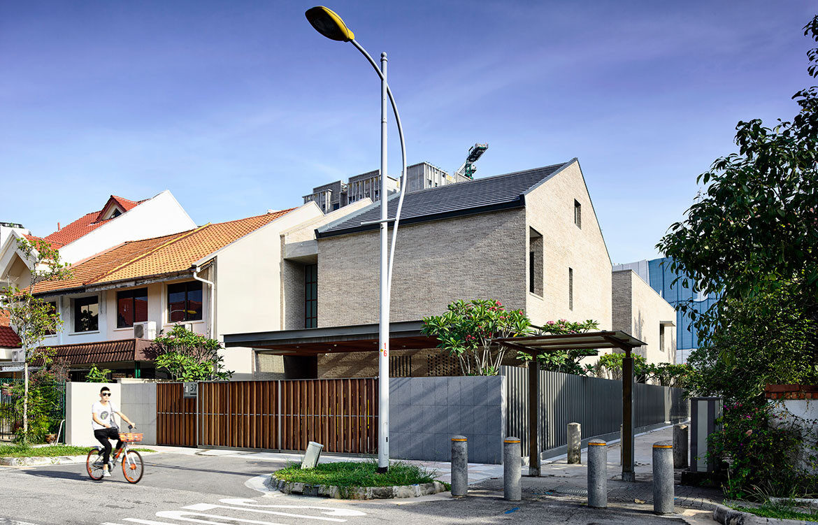 A Courtyard House In Singapore By Hyla Architects Habitus