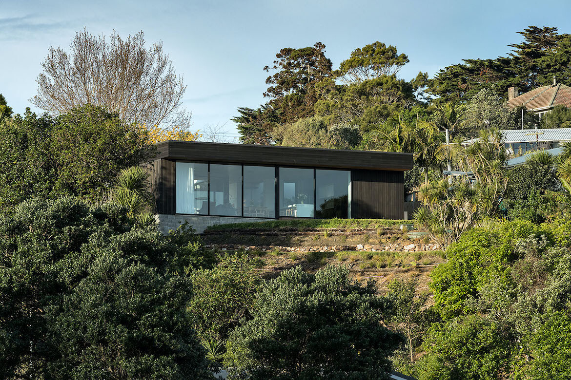 Anzac Bay House, Exterior