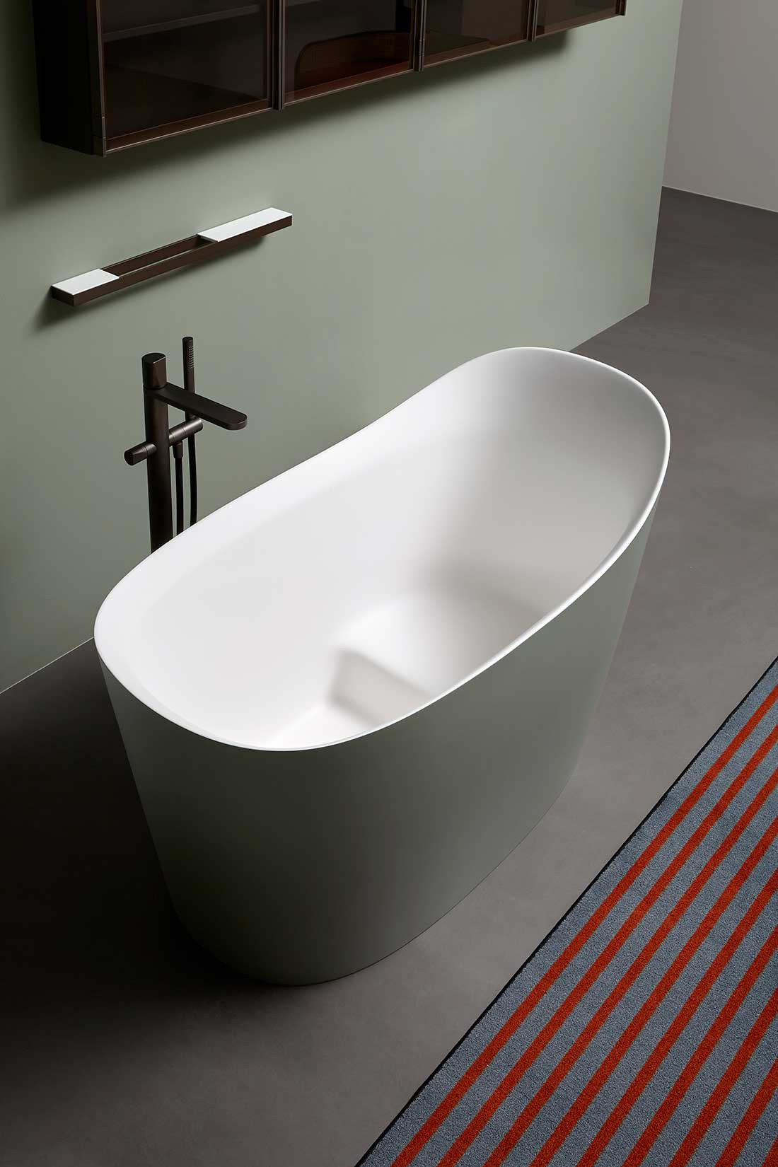 High Backrest Bathtub - modern high-back bath by Antonio Lupi