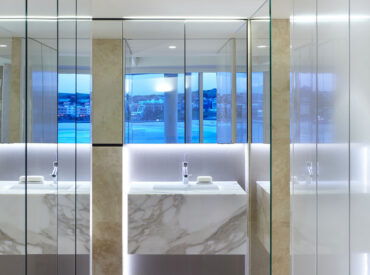 Using Mirror to Create a Sense of Space