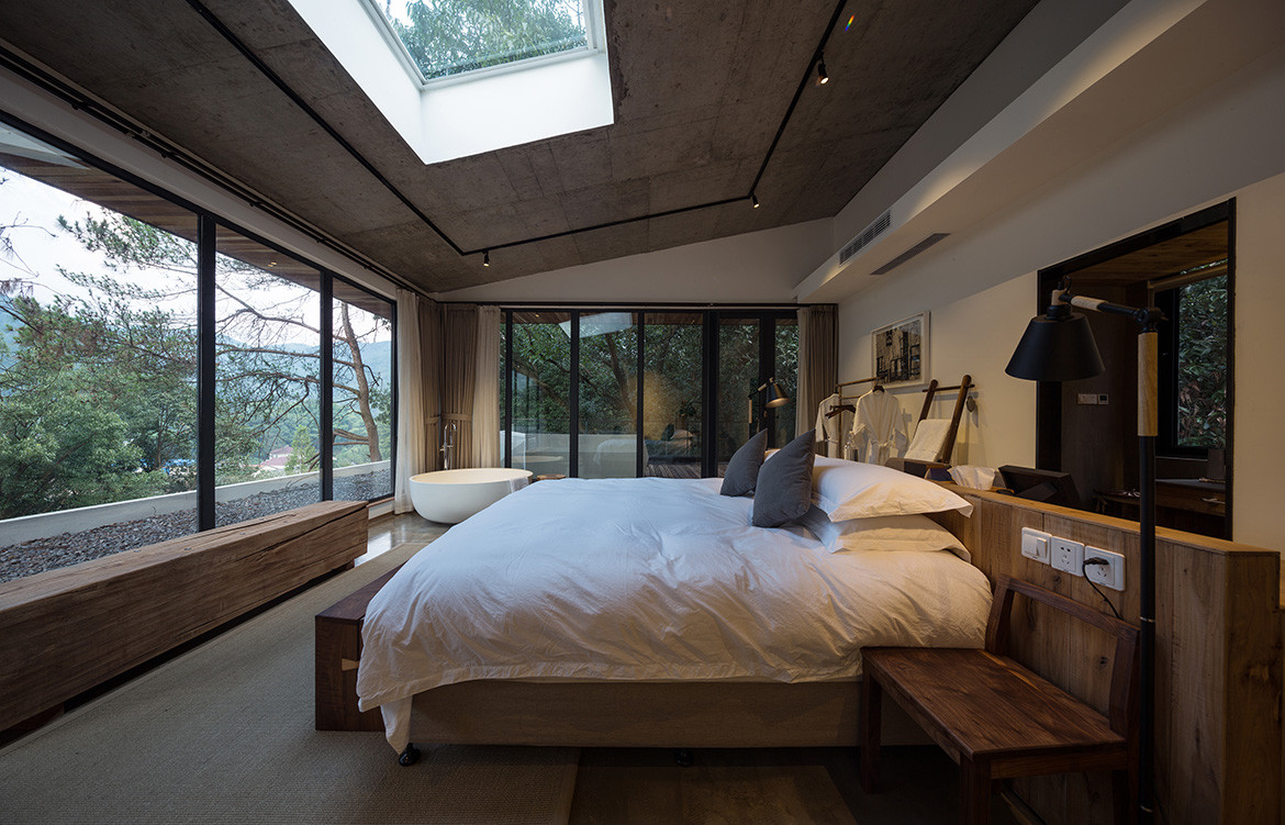 Jingshan Hotel Photography by SHIROMIO Studio Bedroom skylight