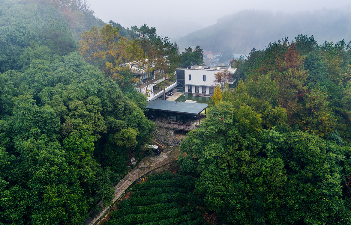 Jingshan Hotel Photography by SHIROMIO Studio Mountain path