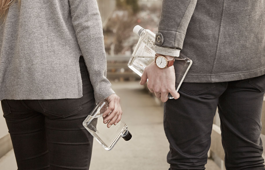 Memobottle, flat packed water
