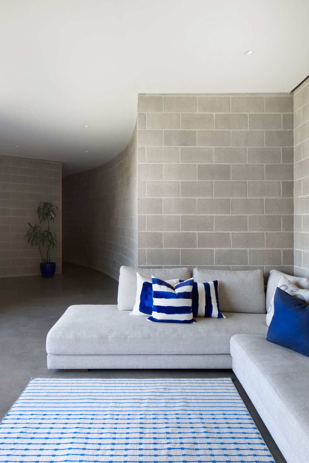 Sorrento House Cera Stribley Architects Photography by Emily Bartlett Lounge room